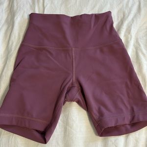 Lululemon Wunder under shorts